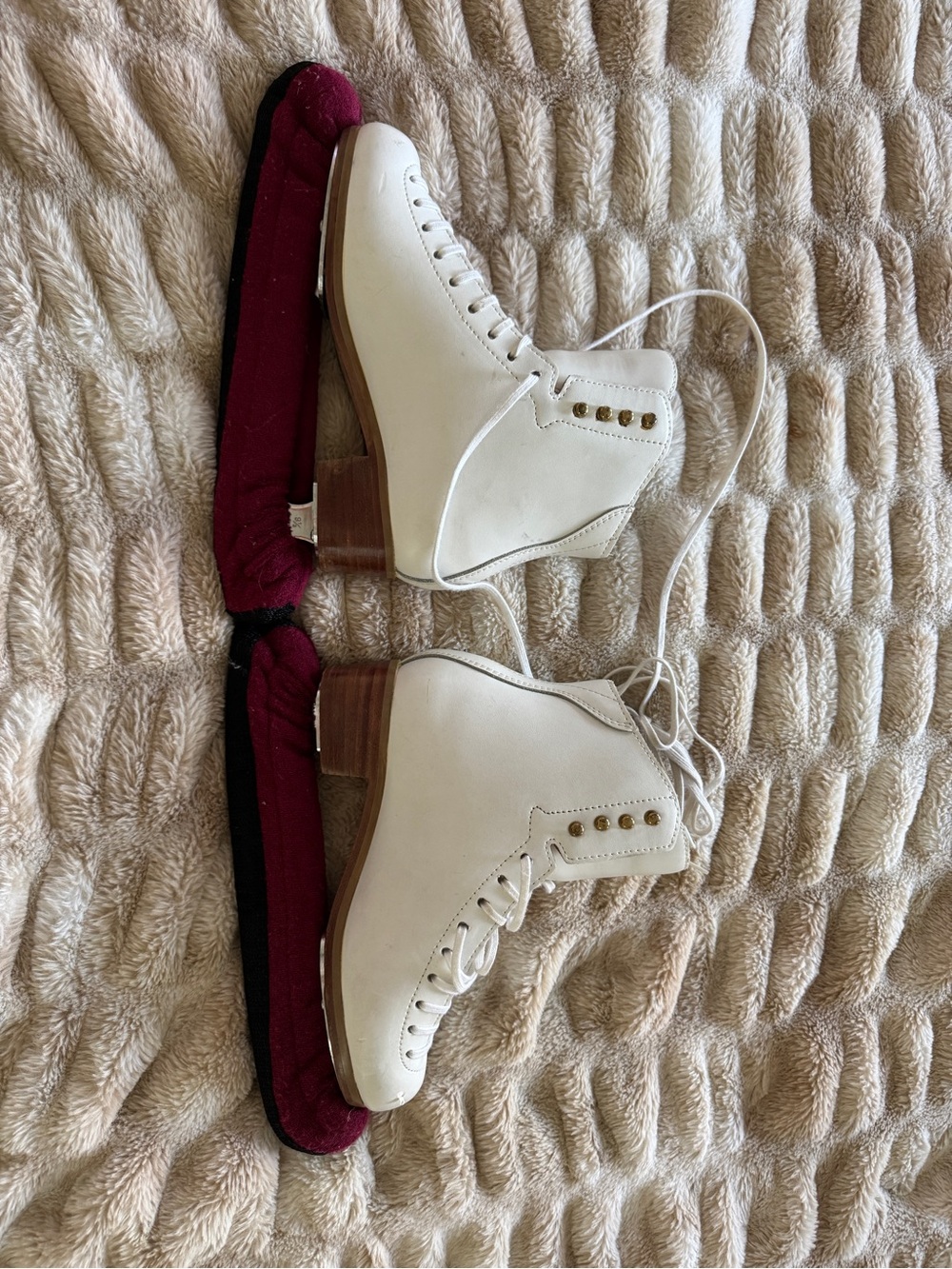 JACKSON White Women's Lace-Up Figure Ice Skates with Gold Eyelets